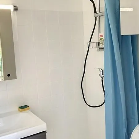 T2 Renove, Climatise Au Coeur De La Faviere Avec Parking Et Terrasse/jardinet Exposes Sud-est. - Fr-1-610-87 Apartment Bormes-les-Mimosas