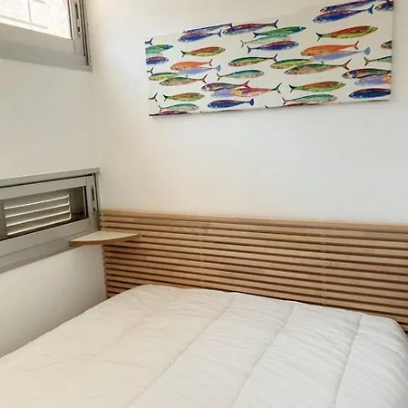 T2 Renove, Climatise Au Coeur De La Faviere Avec Parking Et Terrasse/jardinet Exposes Sud-est. - Fr-1-610-87 *