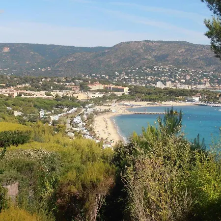 T2 Renove, Climatise Au Coeur De La Faviere Avec Parking Et Terrasse/jardinet Exposes Sud-est. - Fr-1-610-87 Apartment Bormes-les-Mimosas